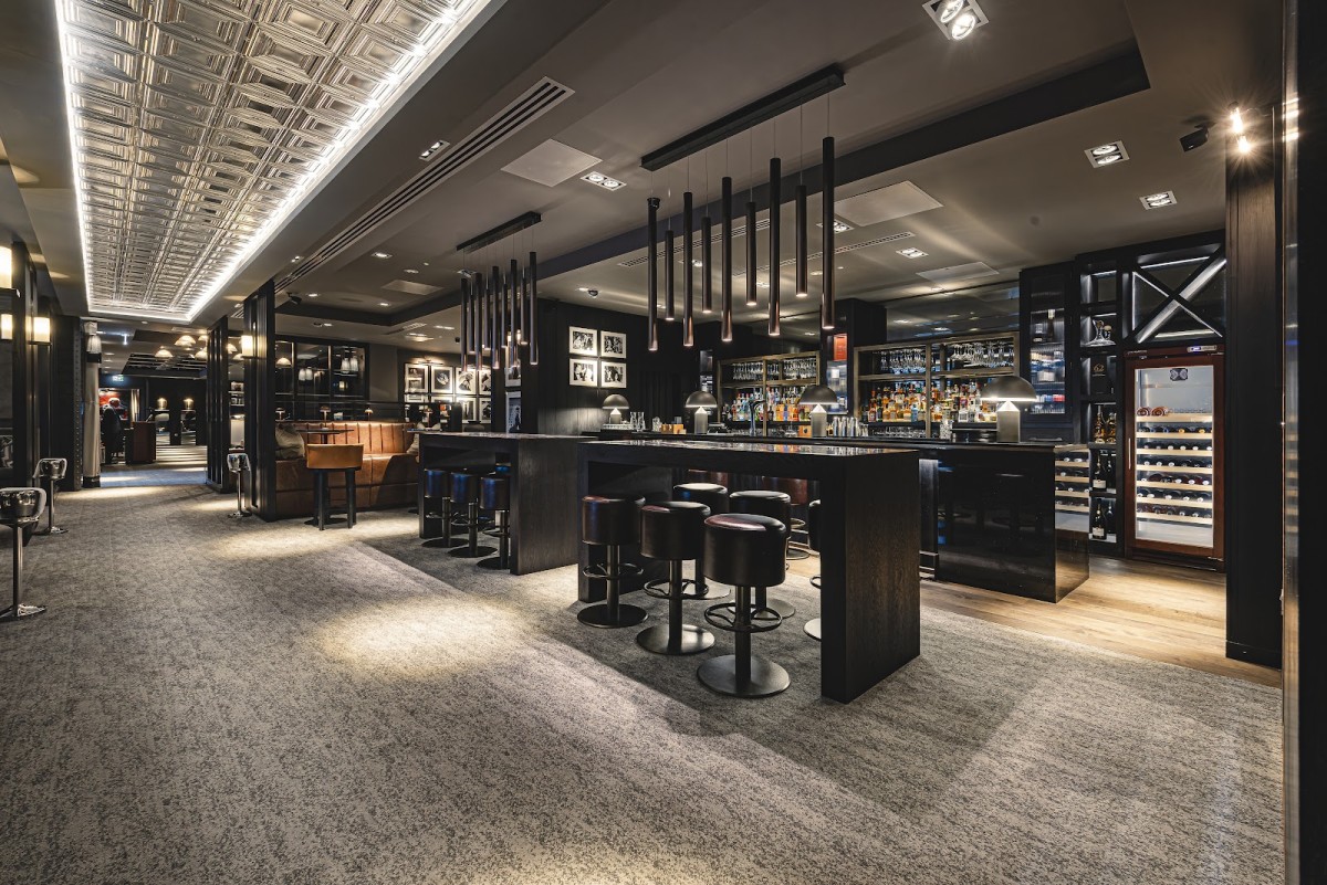 Dakota Bar